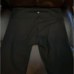 Size 8 Black Lululemon Full Length Leggings only worn a few times